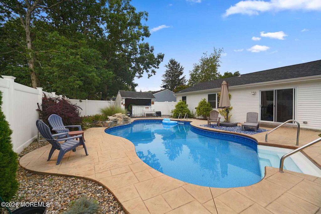 526 Elwood Street, Forked River, NJ 08731
