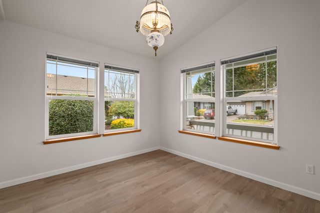 913 Schaefers Lane, Grants Pass, OR 97526