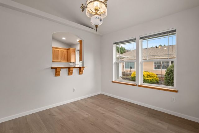 913 Schaefers Lane, Grants Pass, OR 97526