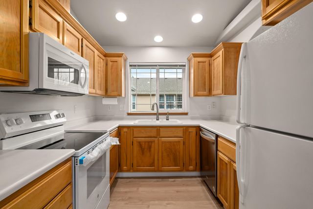 913 Schaefers Lane, Grants Pass, OR 97526