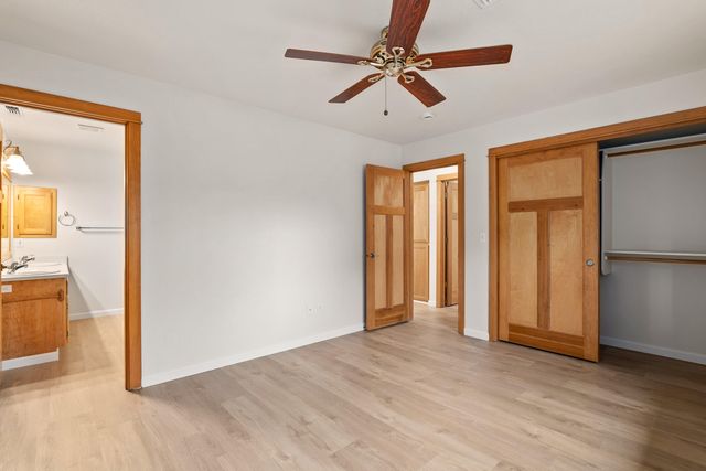 913 Schaefers Lane, Grants Pass, OR 97526