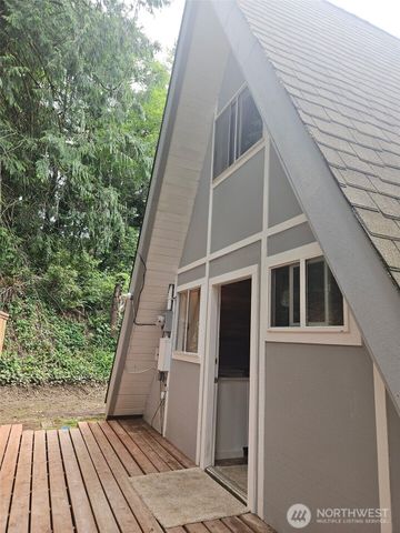90 E falls Place E, Belfair, WA 98528