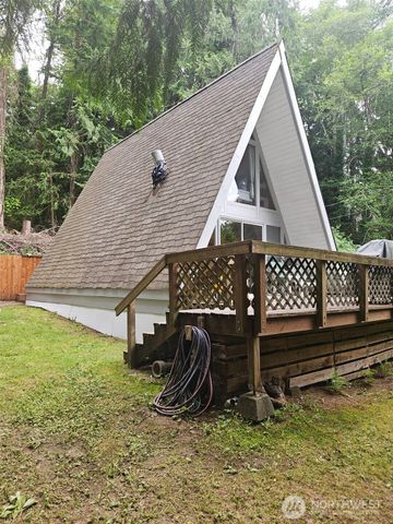 90 E falls Place E, Belfair, WA 98528