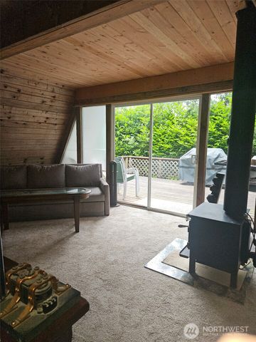 90 E falls Place E, Belfair, WA 98528