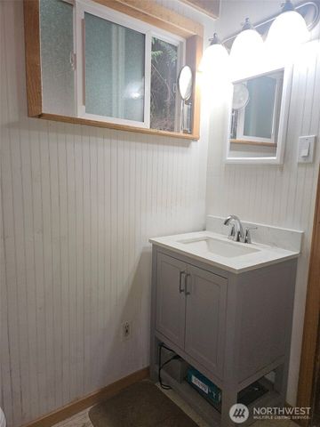 90 E falls Place E, Belfair, WA 98528