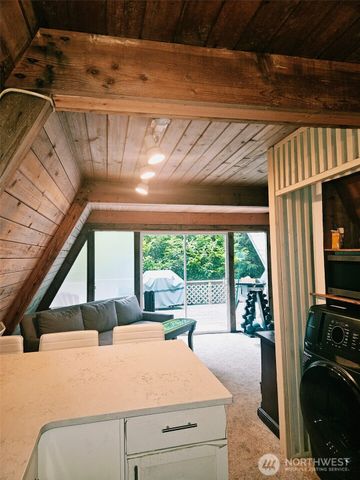 90 E falls Place E, Belfair, WA 98528