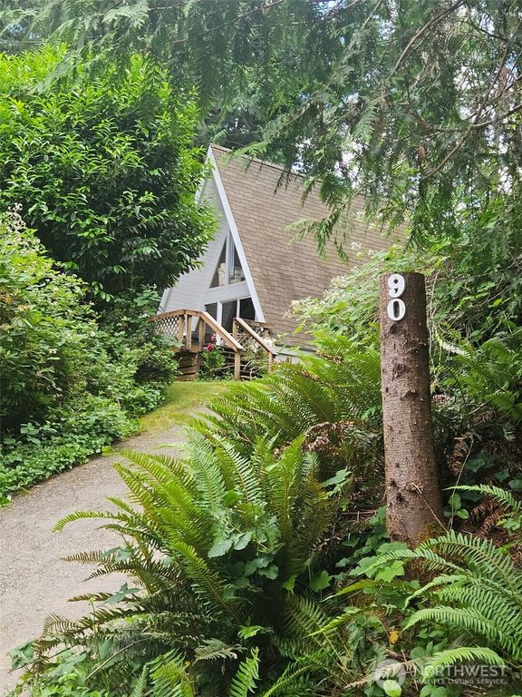 90 E falls Place E, Belfair, WA 98528
