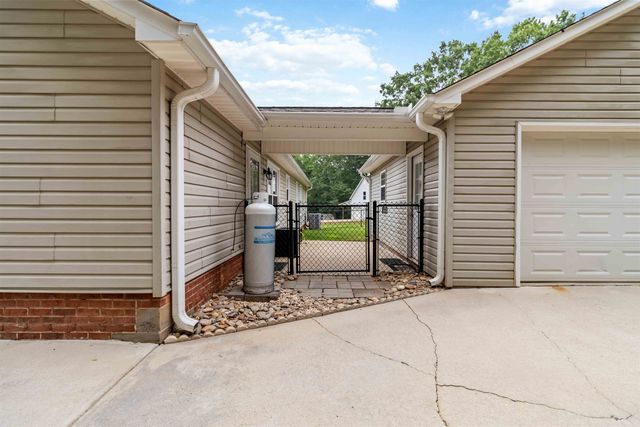 216 Eastridge Court, Cowpens, SC 29330