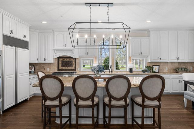 211 Golfview Drive, Richmond, TX 77469