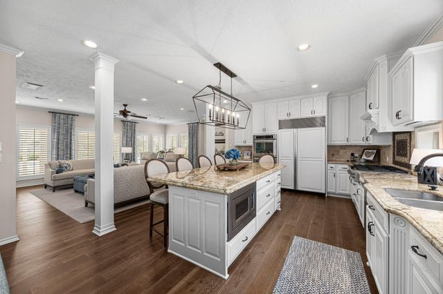 211 Golfview Drive, Richmond, TX 77469