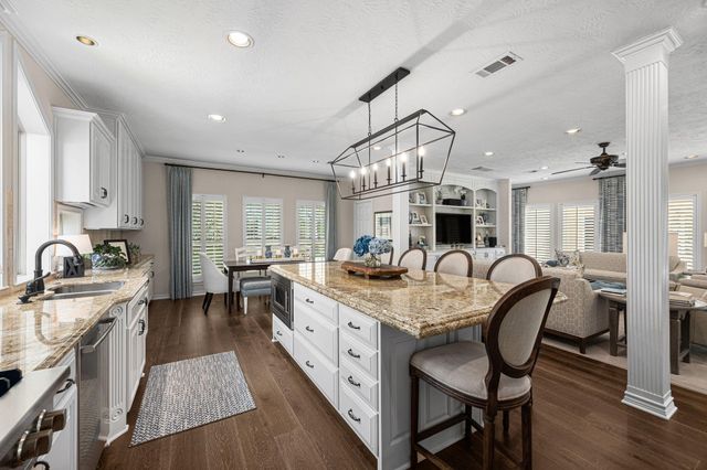 211 Golfview Drive, Richmond, TX 77469