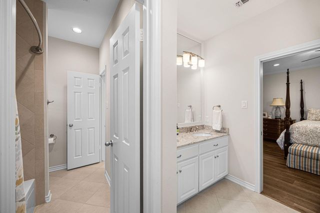 211 Golfview Drive, Richmond, TX 77469