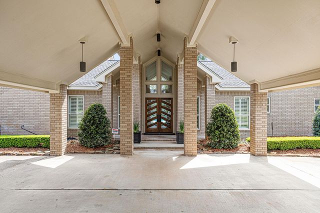 211 Golfview Drive, Richmond, TX 77469