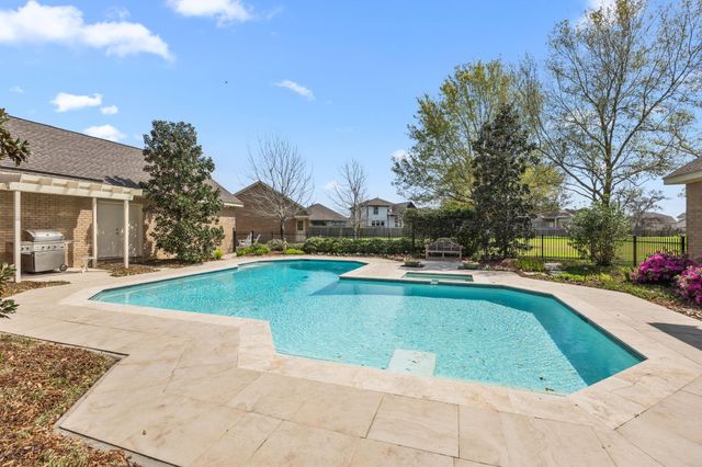 211 Golfview Drive, Richmond, TX 77469