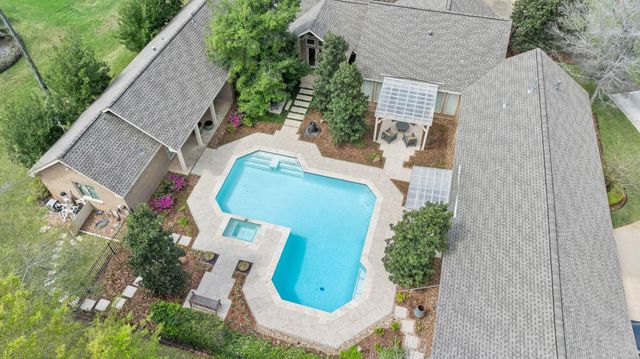 211 Golfview Drive, Richmond, TX 77469