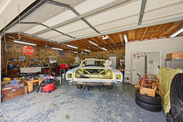 211 Golfview Drive, Richmond, TX 77469