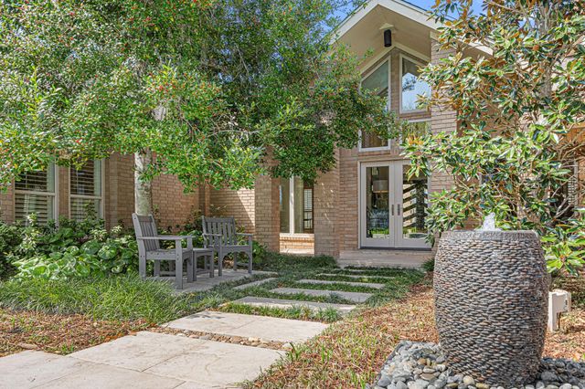 211 Golfview Drive, Richmond, TX 77469