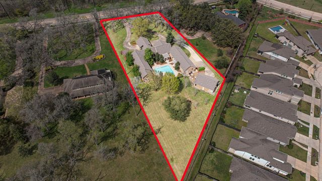 211 Golfview Drive, Richmond, TX 77469