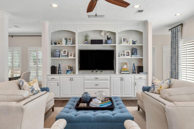 211 Golfview Drive, Richmond, TX 77469