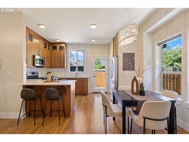 8315 Se BUSH St, Portland, OR 97266
