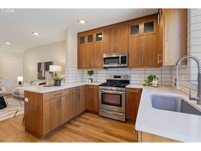 8315 Se BUSH St, Portland, OR 97266