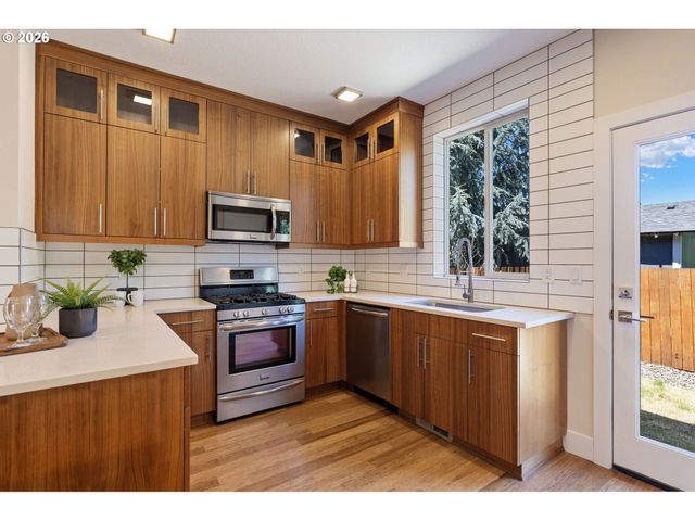 8315 Se BUSH St, Portland, OR 97266