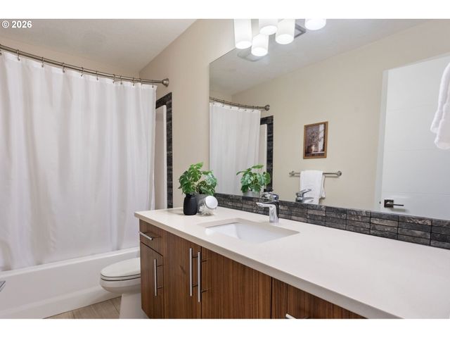 8315 Se BUSH St, Portland, OR 97266