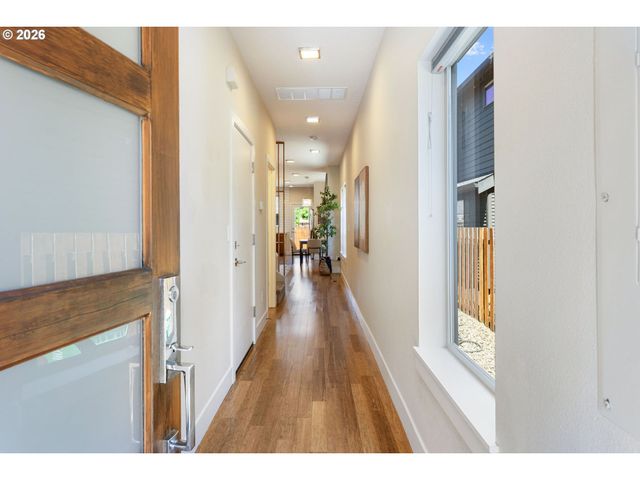 8315 Se BUSH St, Portland, OR 97266