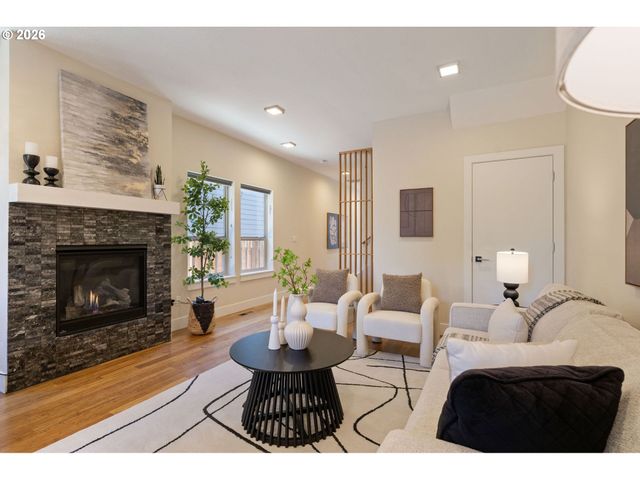 8315 Se BUSH St, Portland, OR 97266