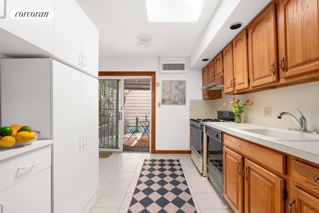 11 TEMPLE Court, New York City, NY 11218