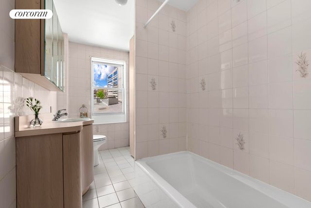 11 TEMPLE Court, New York City, NY 11218