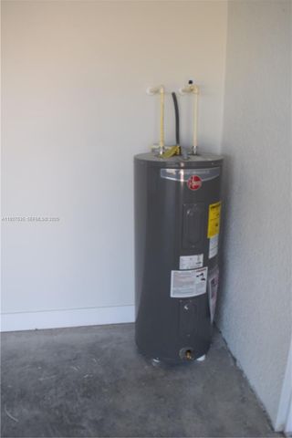 25th W 25th, Lehigh Acres, FL 33971