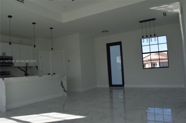 25th W 25th, Lehigh Acres, FL 33971