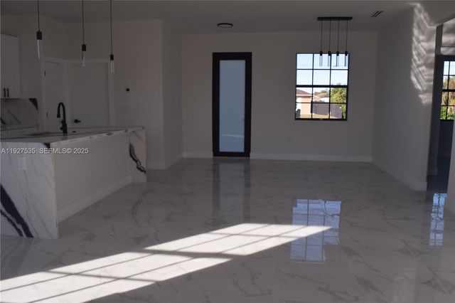 25th W 25th, Lehigh Acres, FL 33971