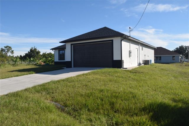 25th W 25th, Lehigh Acres, FL 33971