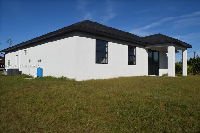 25th W 25th, Lehigh Acres, FL 33971