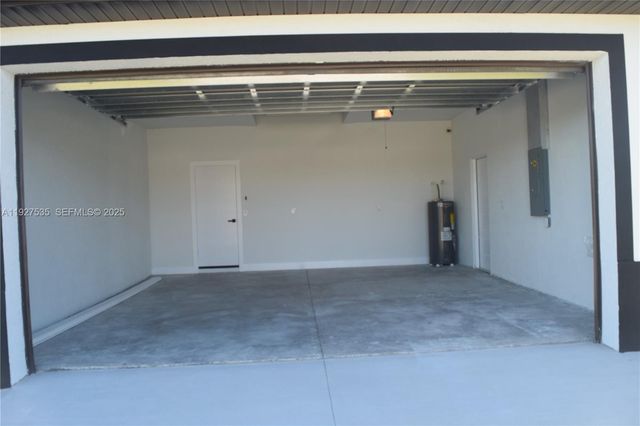 25th W 25th, Lehigh Acres, FL 33971