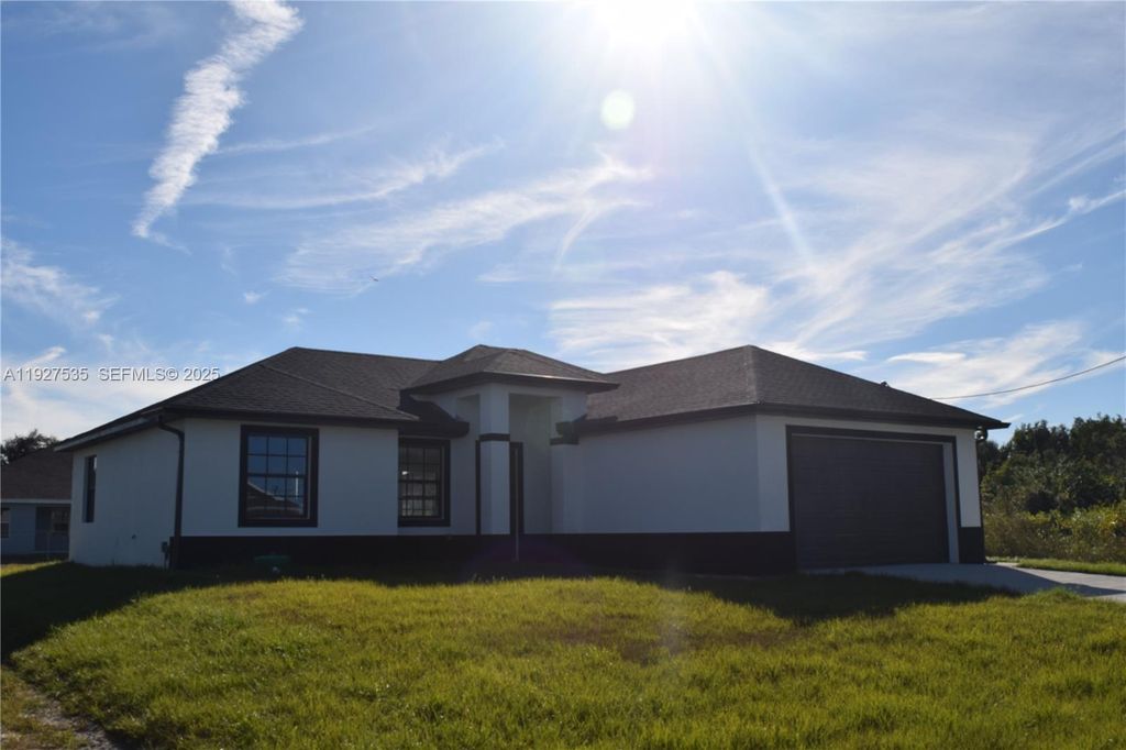 25th W 25th, Lehigh Acres, FL 33971
