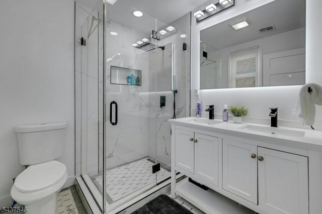 34 Cloverhill Pl, Montclair Twp., NJ 07042