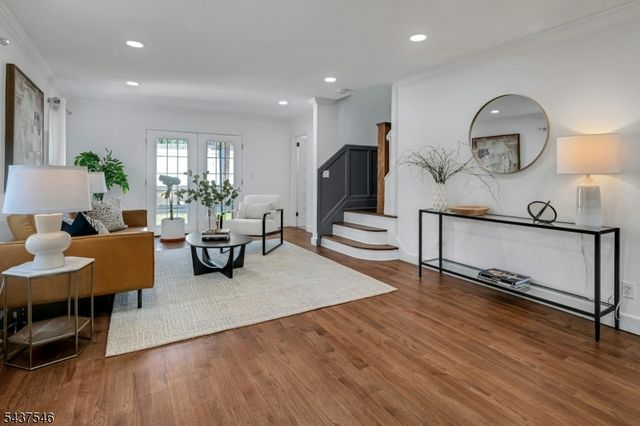 34 Cloverhill Pl, Montclair Twp., NJ 07042