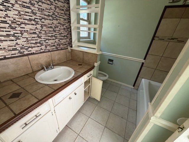 102 Newport Lane, Bullard, TX 75757