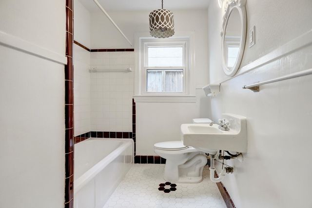 3919 Amherst Street, West University Place, TX 77005
