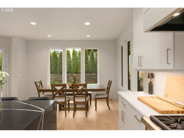 1108 SPRUCE St, Lake Oswego, OR 97034