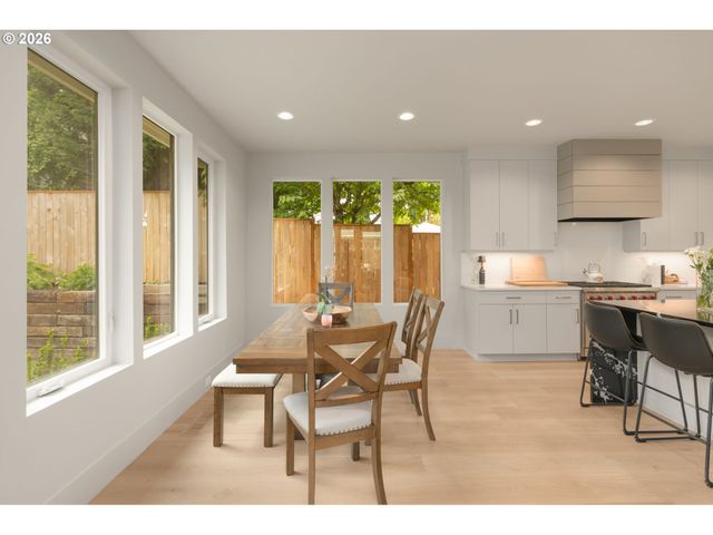 1108 SPRUCE St, Lake Oswego, OR 97034