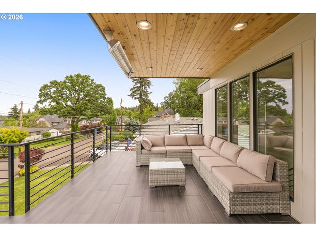 1108 SPRUCE St, Lake Oswego, OR 97034
