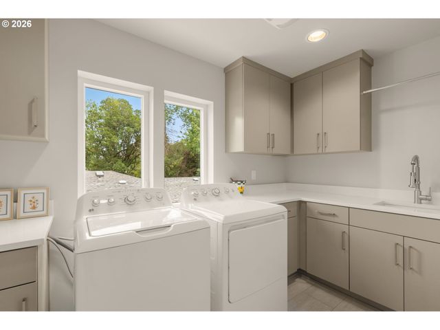 1108 SPRUCE St, Lake Oswego, OR 97034