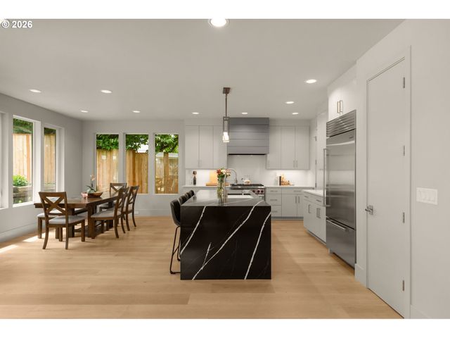 1108 SPRUCE St, Lake Oswego, OR 97034
