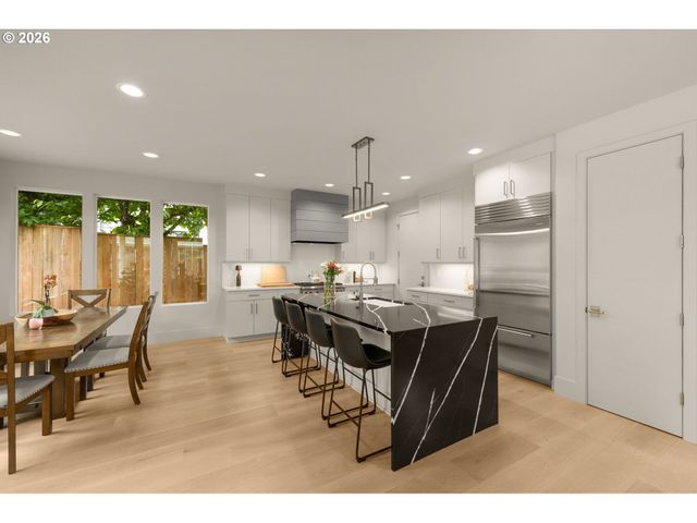 1108 SPRUCE St, Lake Oswego, OR 97034