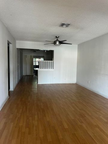 5933 FOREST HILL Boulevard 3, West Palm Beach, FL 33415