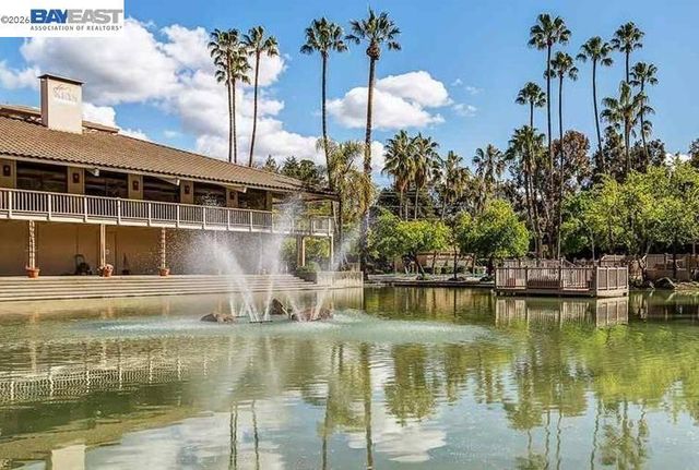 300 N Civic Drive 402, Walnut Creek, CA 94596